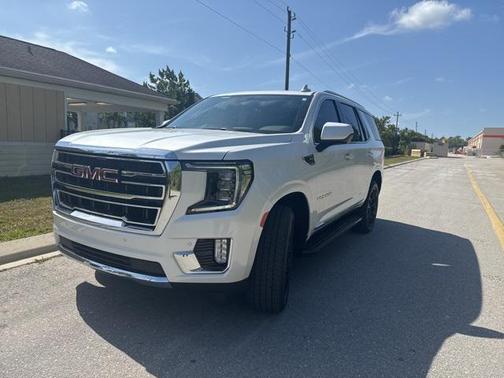 2023 GMC Yukon SLT