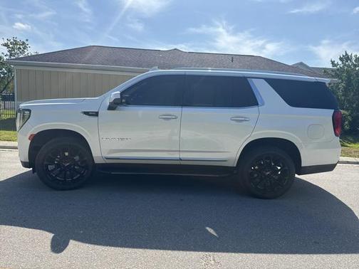 2023 GMC Yukon SLT