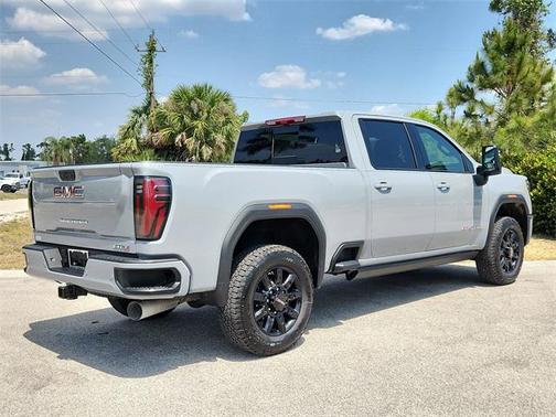 2025 GMC Sierra 2500 AT4