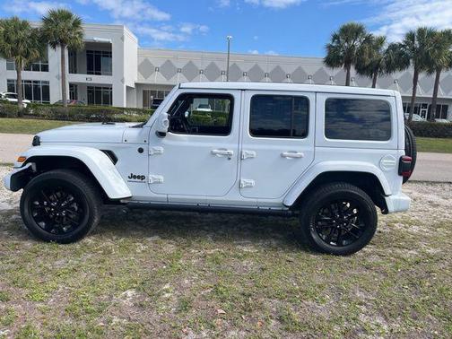 Bright White Clearcoat 2023 Jeep Wrangler 4-Door High Altitude 4x4