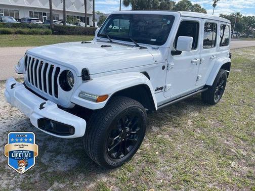 Bright White Clearcoat 2023 Jeep Wrangler 4-Door High Altitude 4x4