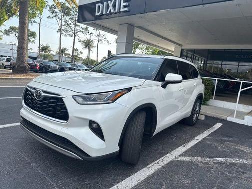 Blizzard Pearl 2021 Toyota Highlander Platinum