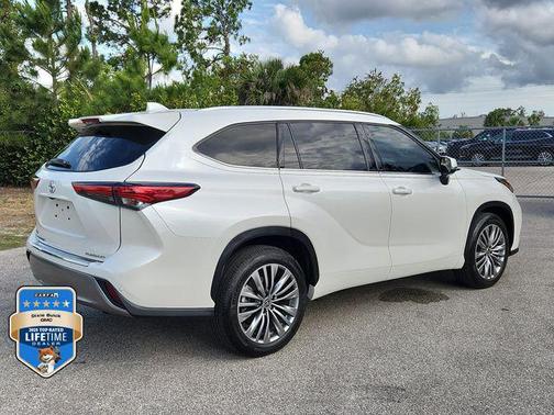 Blizzard Pearl 2021 Toyota Highlander Platinum