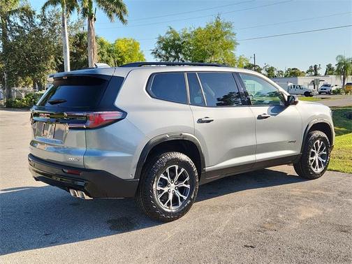 2026 GMC Acadia AWD AT4