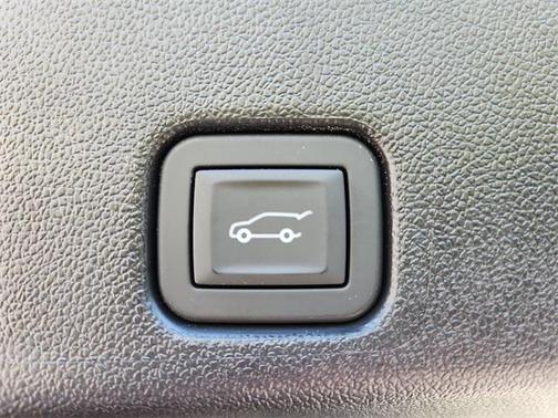 2026 GMC Acadia AWD AT4