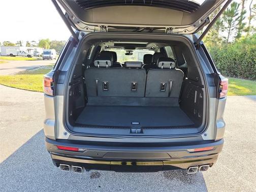 2026 GMC Acadia AWD AT4