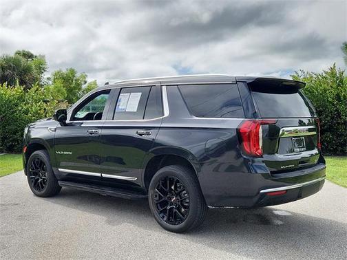2023 GMC Yukon SLT