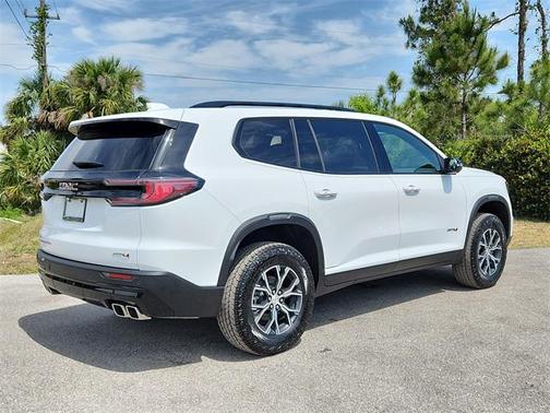 2025 GMC Acadia AWD AT4