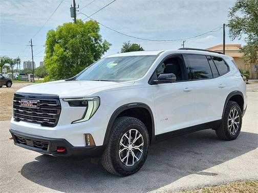 2025 GMC Acadia AWD AT4