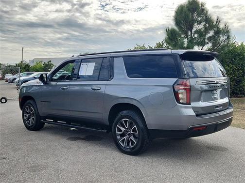 2022 Chevrolet Suburban 4WD Z71