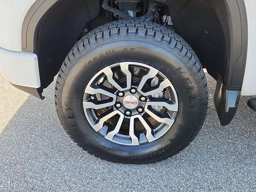 Summit White 2021 GMC Sierra 1500 AT4