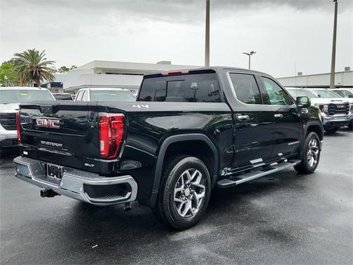 2025 GMC Sierra 1500 SLT