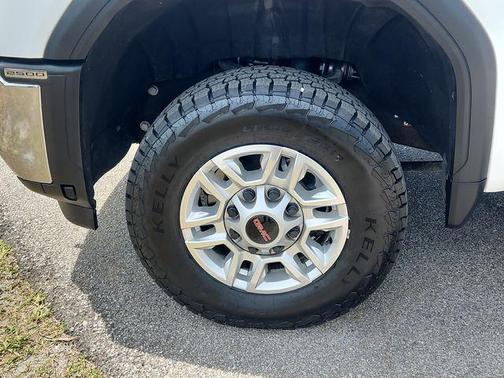 Summit White 2025 GMC Sierra 2500 Pro