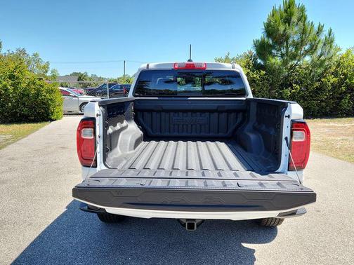 Summit White 2026 GMC Canyon Elevation