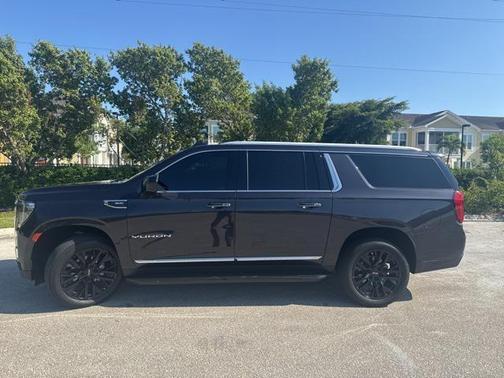 2023 GMC Yukon XL SLT