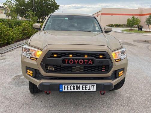 Quicksand 2020 Toyota Tacoma SR5