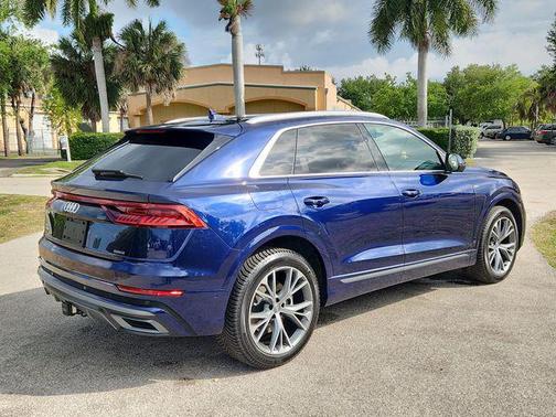Navarra Blue Metallic 2020 Audi Q8 55 Premium Plus