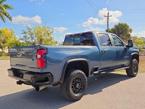 2024 Chevrolet Silverado 2500 4WD Crew Cab Standard Bed ZR2