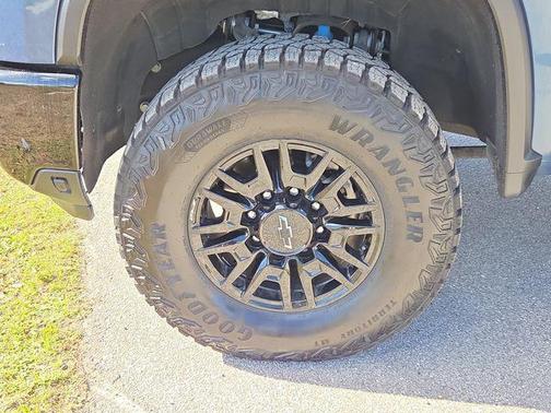 2024 Chevrolet Silverado 2500 4WD Crew Cab Standard Bed ZR2