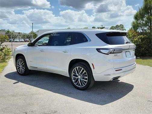 2025 Buick Enclave Avenir FWD