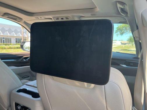 White Frost Tricoat 2024 GMC Yukon XL Denali