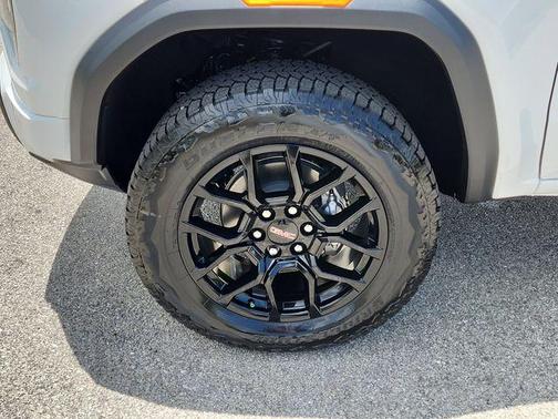 Summit White 2026 GMC Canyon Elevation