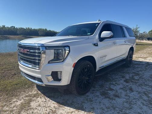 2022 GMC Yukon XL SLT