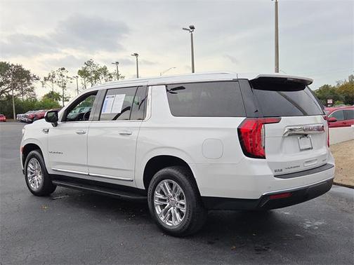 2022 GMC Yukon XL SLT
