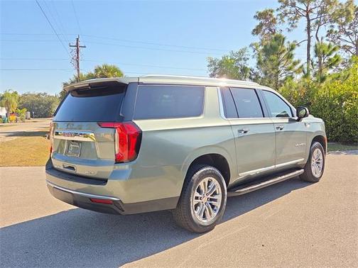 2023 GMC Yukon XL SLT