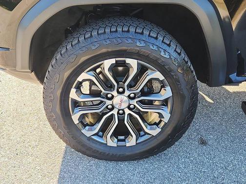 Onyx Black 2023 GMC Canyon Denali