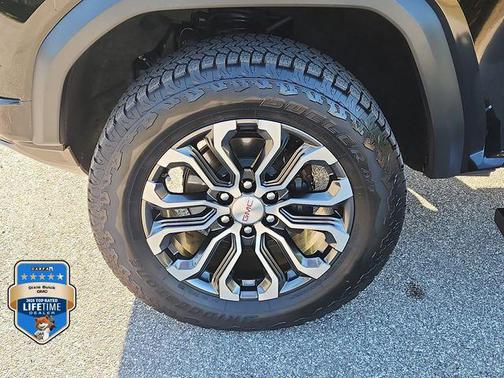 Onyx Black 2023 GMC Canyon Denali