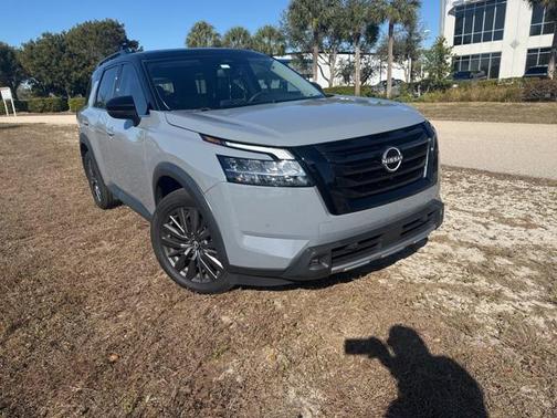 2022 Nissan Pathfinder SL 2WD