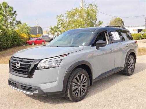 2022 Nissan Pathfinder SL 2WD