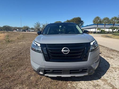 2022 Nissan Pathfinder SL 2WD