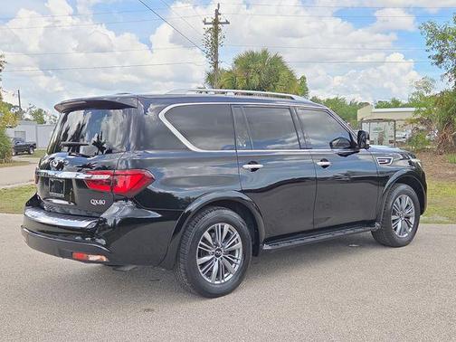 2021 INFINITI QX80 Luxe