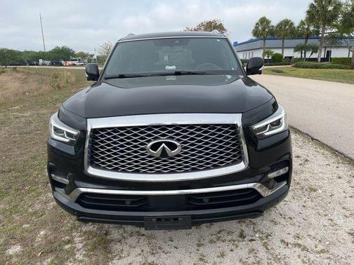 2021 INFINITI QX80 Luxe