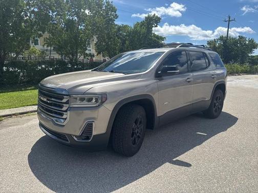 2022 GMC Acadia AWD AT4