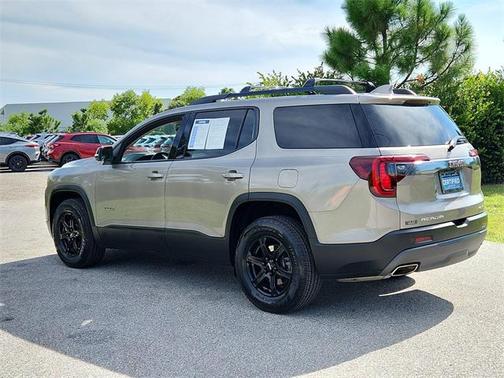 2022 GMC Acadia AWD AT4