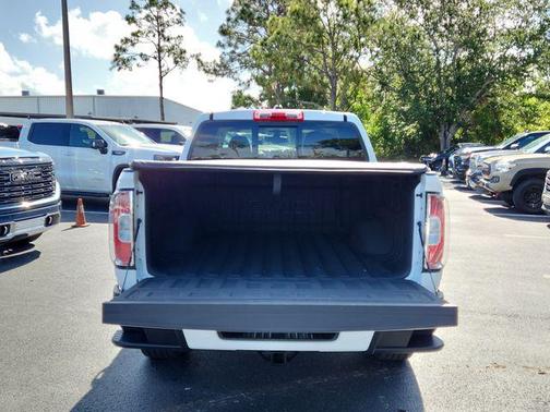 Summit White 2022 GMC Canyon Elevation