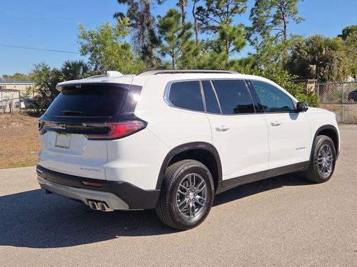 2026 GMC Acadia Elevation FWD