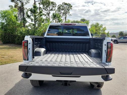 2024 GMC Sierra 2500 AT4