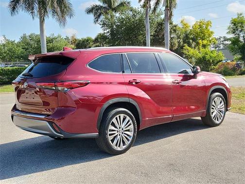 2022 Toyota Highlander Platinum