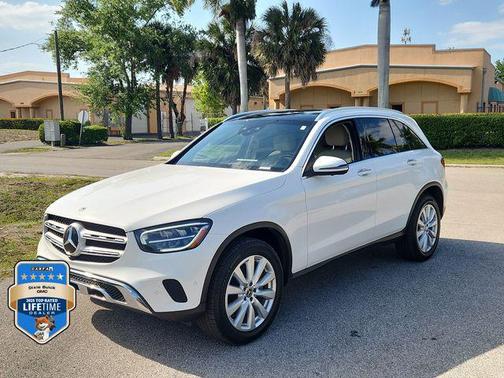 White 2021 Mercedes-Benz GLC 300 4MATIC
