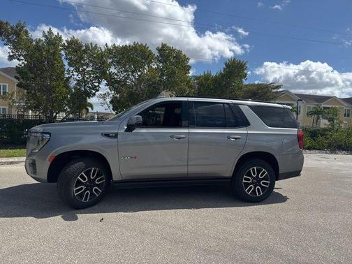 2023 GMC Yukon 4WD AT4