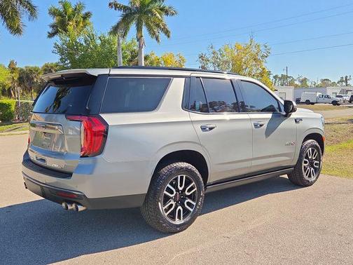 Sterling Metallic 2023 GMC Yukon 4WD AT4