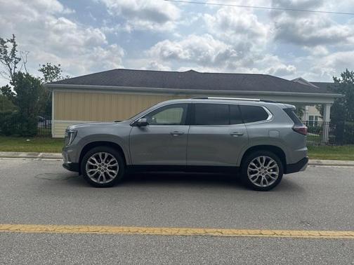 2024 GMC Acadia Denali
