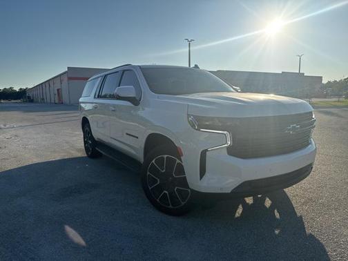 2023 Chevrolet Suburban RST