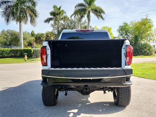2025 GMC Sierra 1500 AT4X