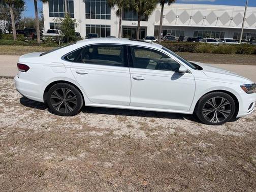 2021 Volkswagen Passat 2.0T SE