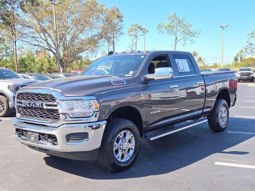 2021 RAM 2500 Tradesman Crew Cab 4x4 6'4' Box